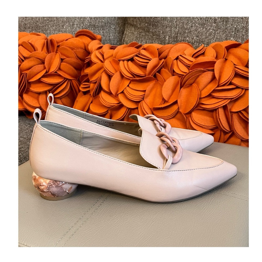 ❣️JustFab Bold In Business Blush Pink Chainlink Flats❣️